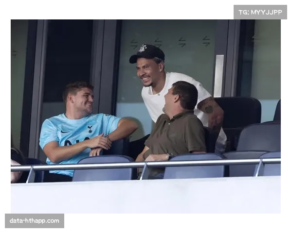 阿里重返热刺主场与球迷见面，期待重返赛场：“你们永远是我的家人”